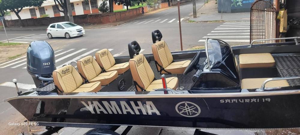 Lancha Mundial Náutica entregue